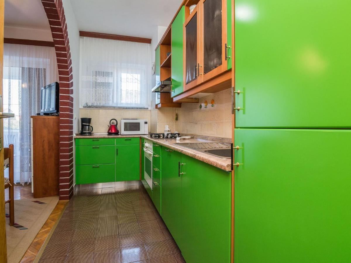 Apartments In House Liveric, In Vir At The Beach Exterior photo