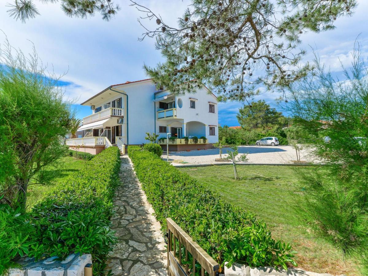 Apartments In House Liveric, In Vir At The Beach Exterior photo