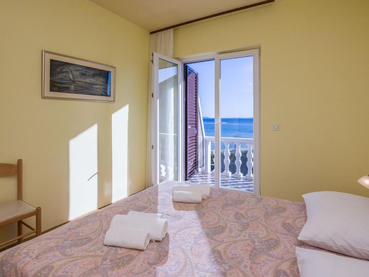 Apartments In House Liveric, In Vir At The Beach Exterior photo