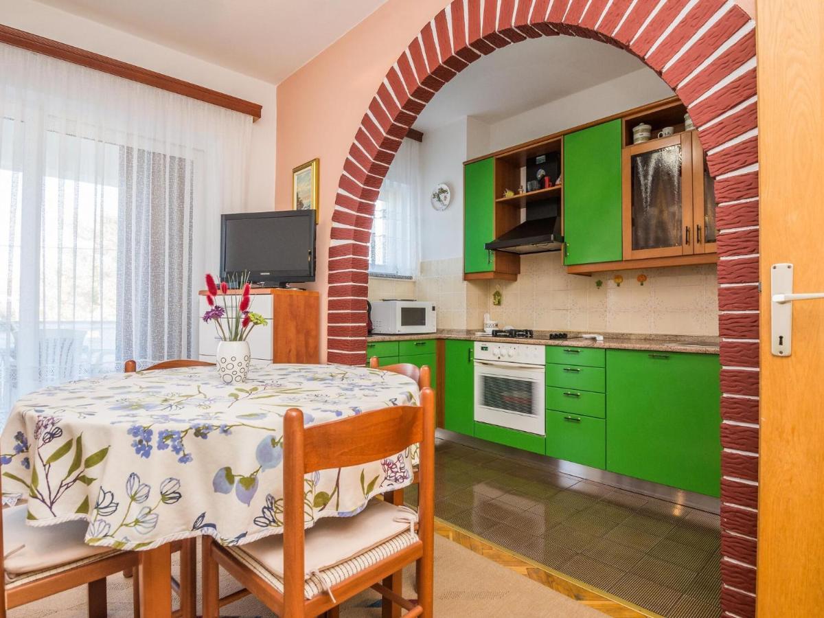 Apartments In House Liveric, In Vir At The Beach Exterior photo